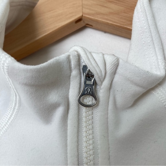 Lululemon White Half Zip Kangaroo Pocket Jacket, Size 12 - Picture 6 of 10